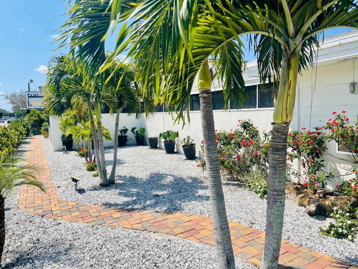 Siesta Inn Sarasota - Indian Beach Экстерьер фото