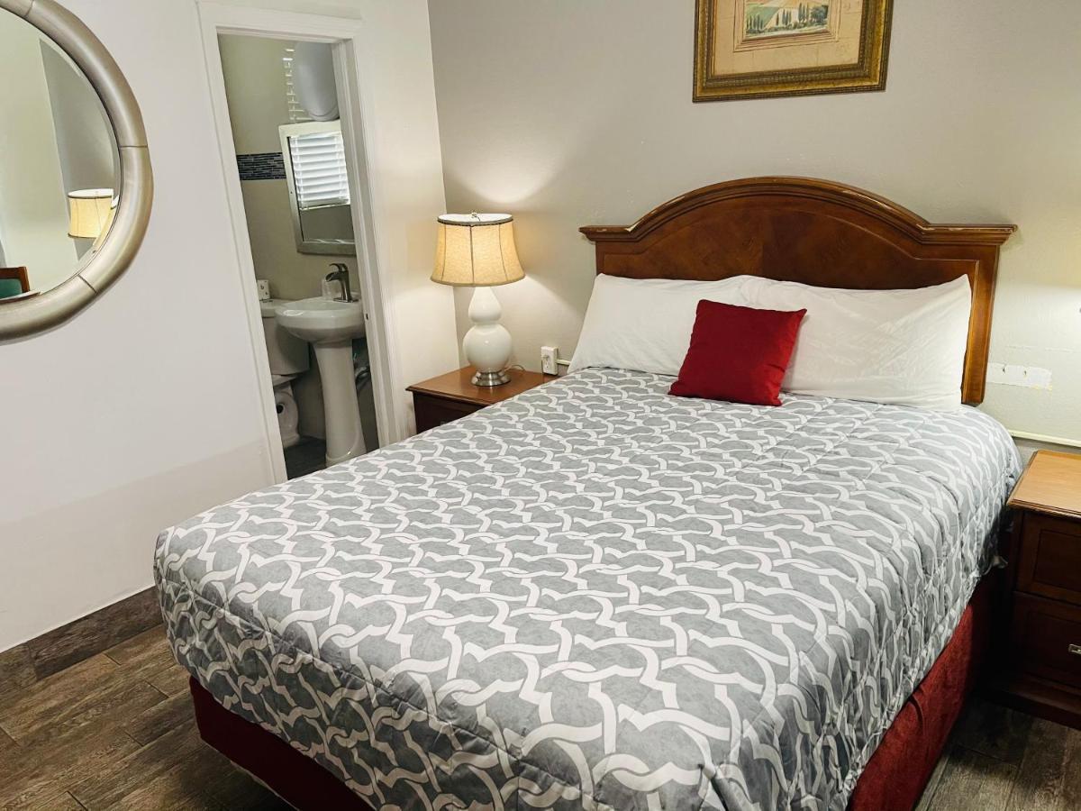 Siesta Inn Sarasota - Indian Beach Экстерьер фото