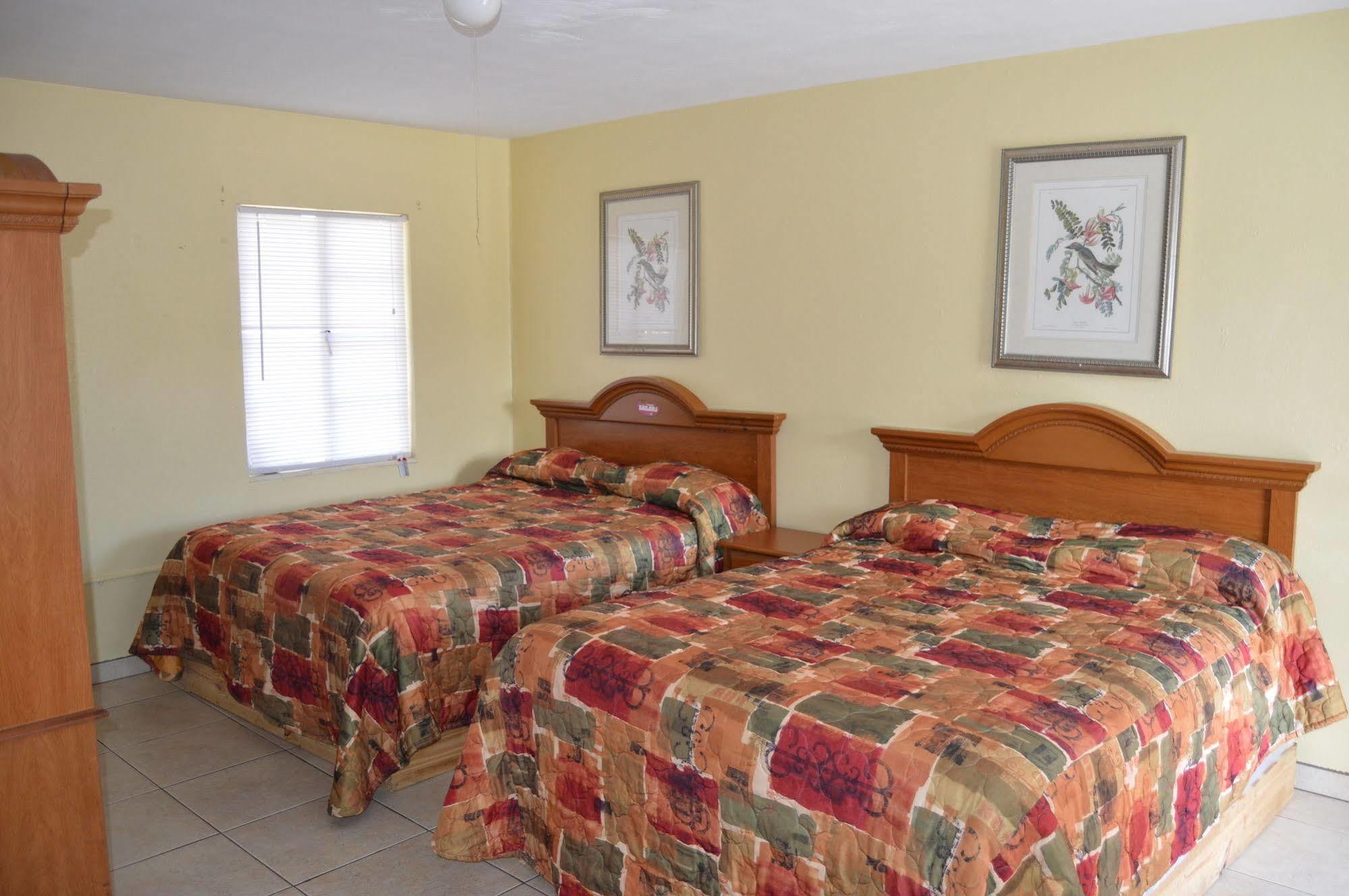 Siesta Inn Sarasota - Indian Beach Экстерьер фото