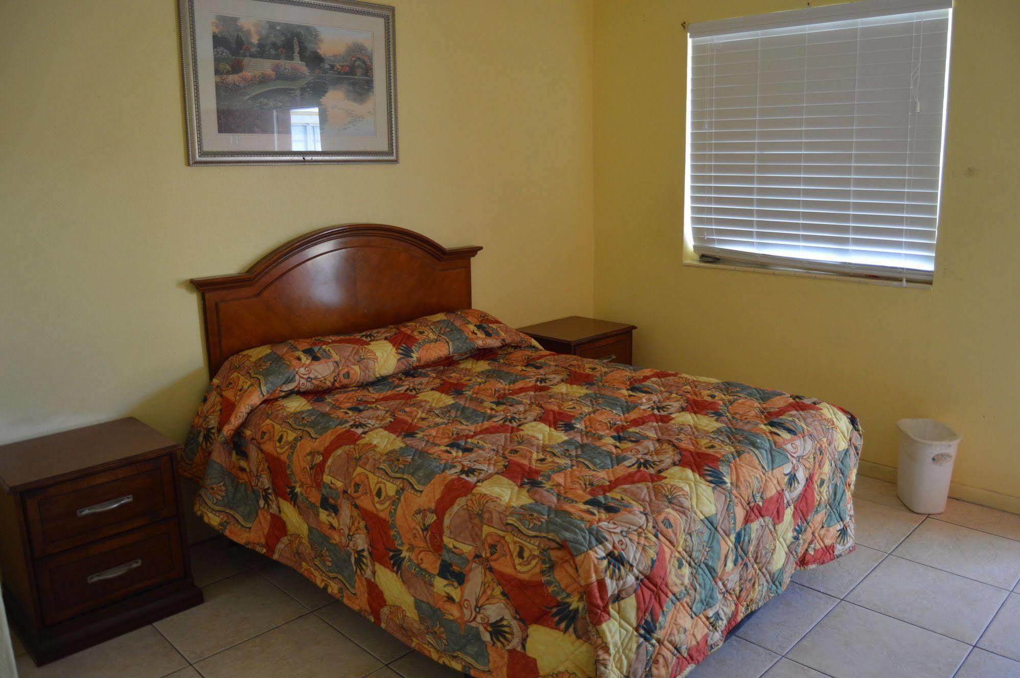 Siesta Inn Sarasota - Indian Beach Экстерьер фото