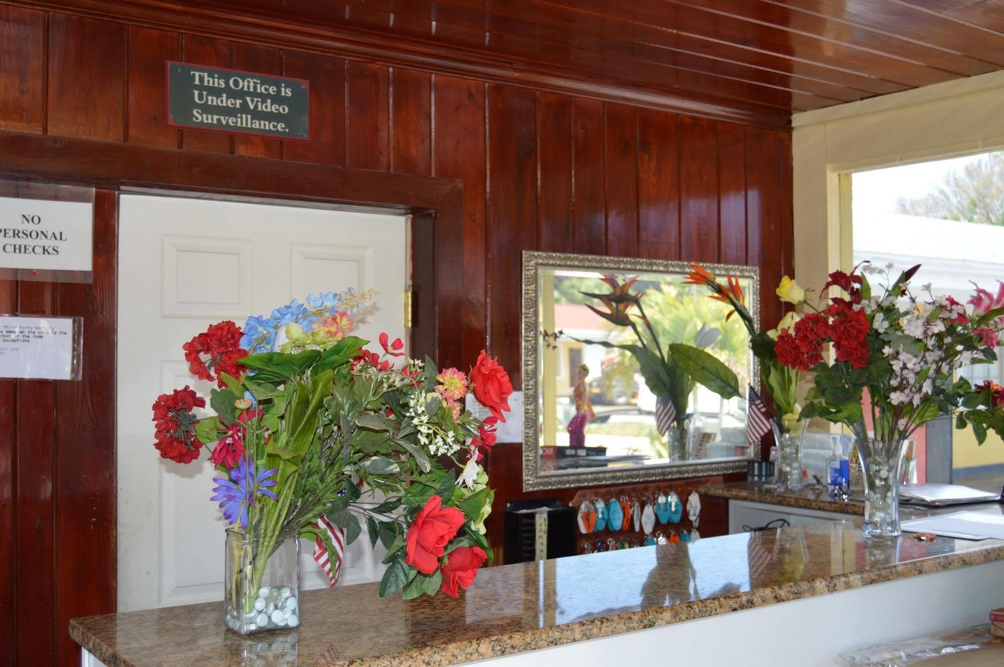 Siesta Inn Sarasota - Indian Beach Экстерьер фото